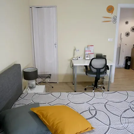 Апартаменты Flat 61 - Due Minuti Dalla Metro!